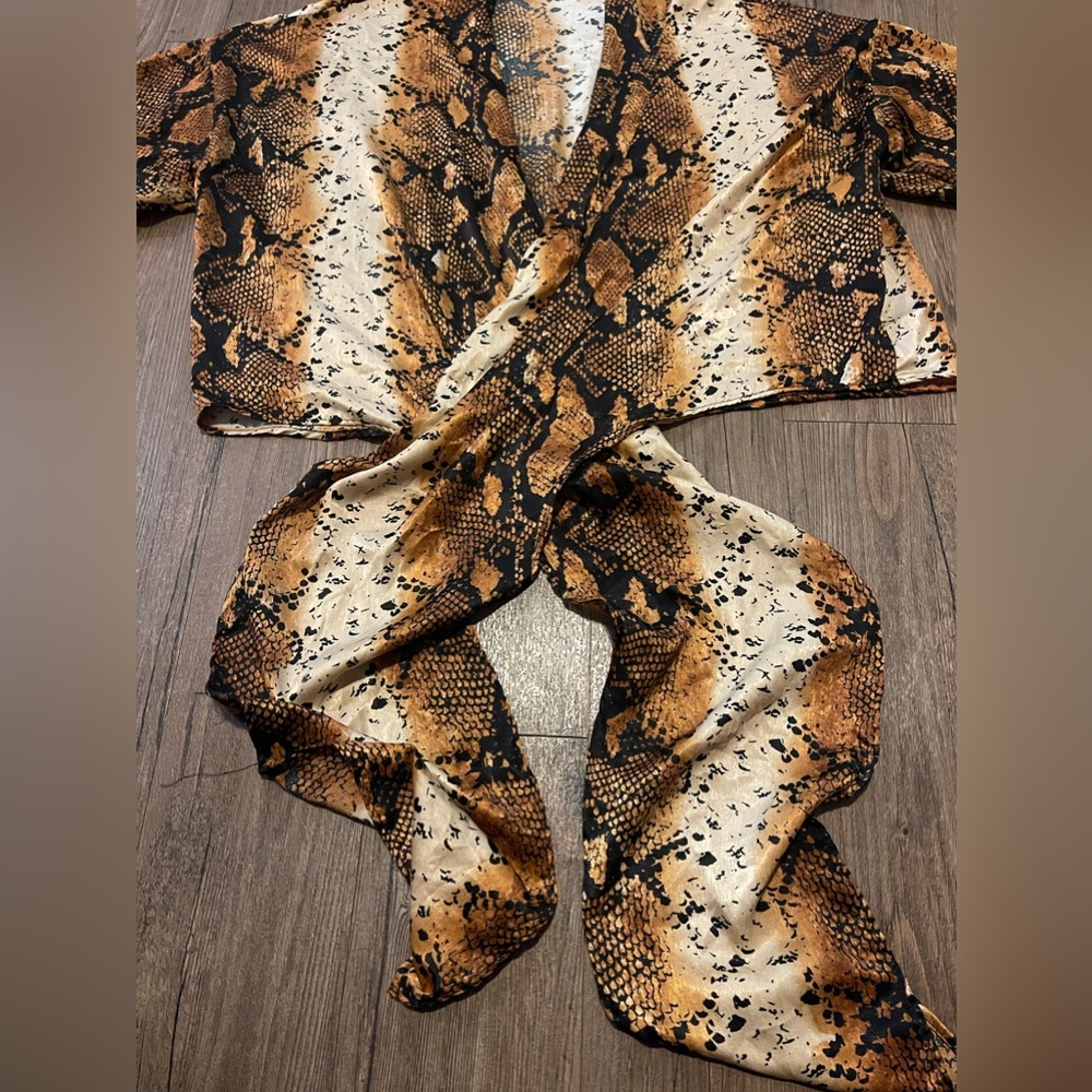 Snake Skin Print Top - Picture 2 of 4